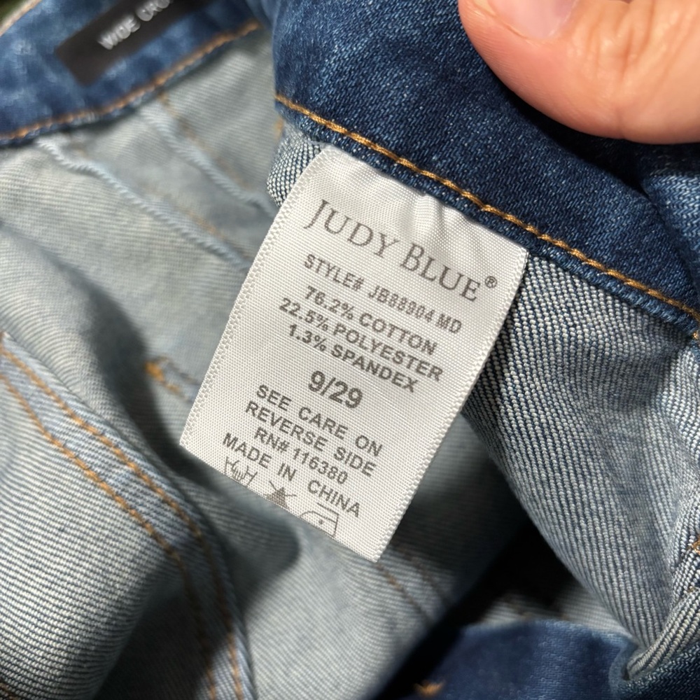 Judy Blue Medium Wash Straight Leg Jeans - Picture 14 of 15